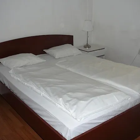 Fukas Apartments-lermontova Hotel